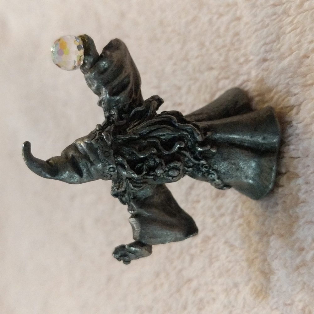 Gallo Pewter Wizard/Sorcerer Holding a Crystal Ball Figurine